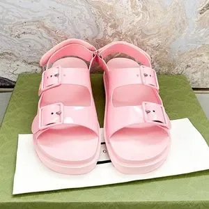 [GUCCI]★Double G Pink Rubber Sandals Gucci Double G Rubber Sandals in Pink | Lyst